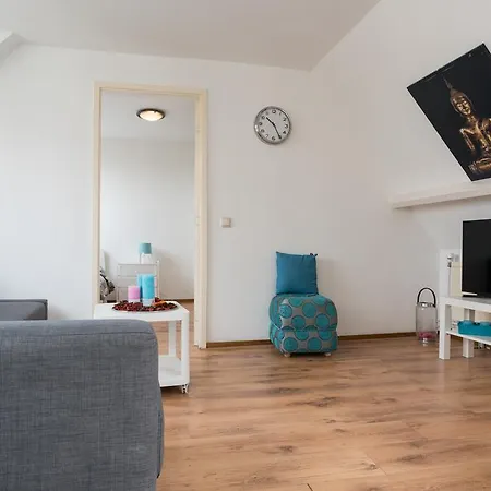 Blue Lagoon Apartment *